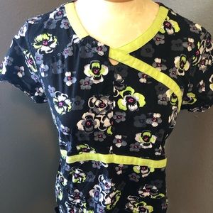 Heart Soul Black/White/Pink/Green Floral Print Scrub Top Medium